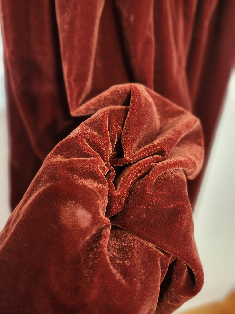 Vintage Style Velvet Maxi Dress with Lace Trim - Rust Color
